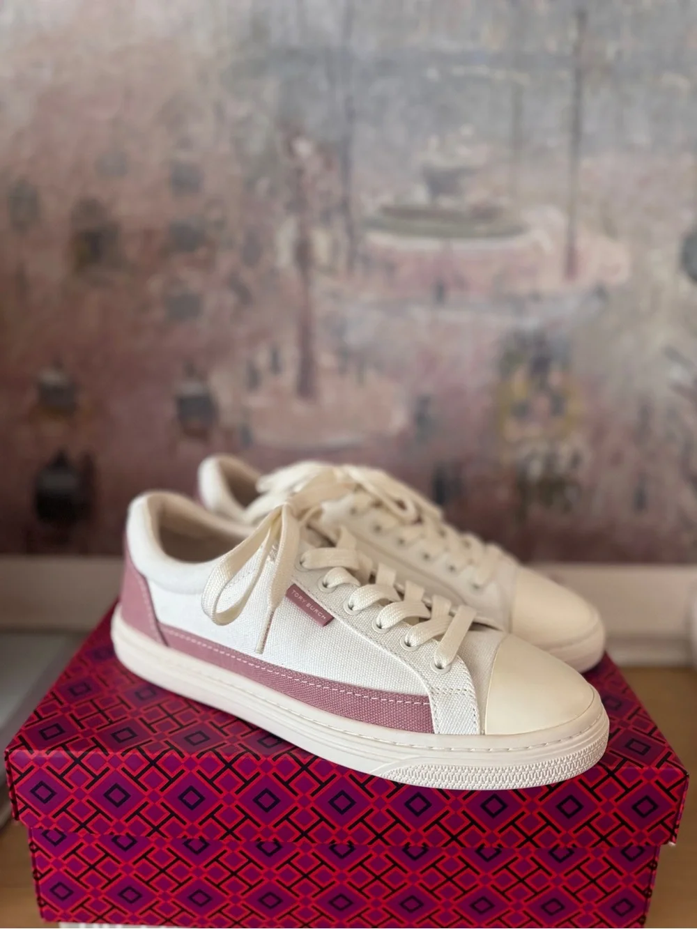 NIB Tory Burch Women's Cream & Dusty Rose Low-Top Sneakers - Size 7M